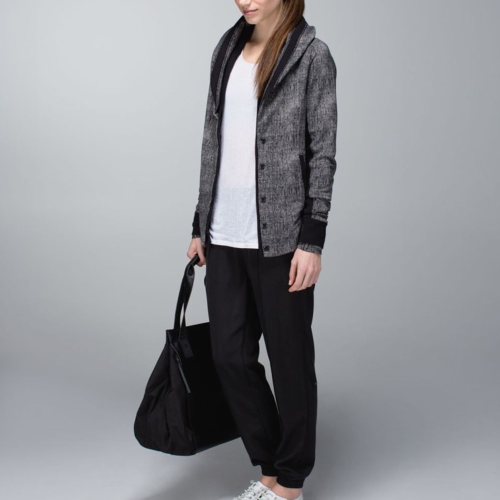 ♥️Lululemon To Class Cardigan Jacket Black & White -  sz 6